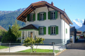Отель Jungfrau Family Holiday Home  Маттен-Интерлакен
